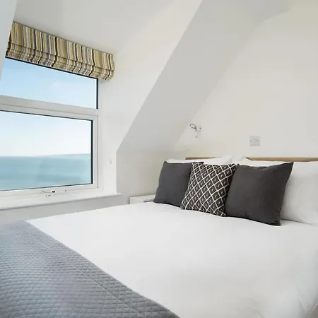 Abalyne House - Stunning 4 Bedroom House, Sea Views Throughout, Modern And Bright House Nyaraló *