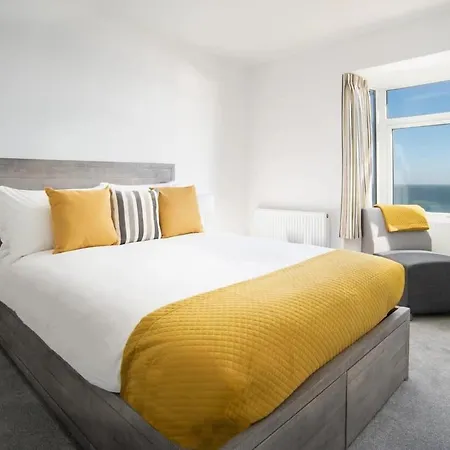 Abalyne House - Stunning 4 Bedroom House, Sea Views Throughout, Modern And Bright House بيت للعطل Filey