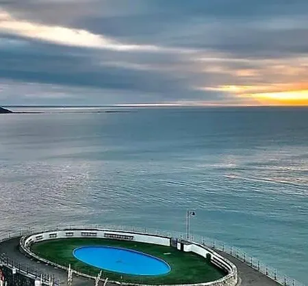 Abalyne House - Stunning 4 Bedroom House, Sea Views Throughout, Modern And Bright House